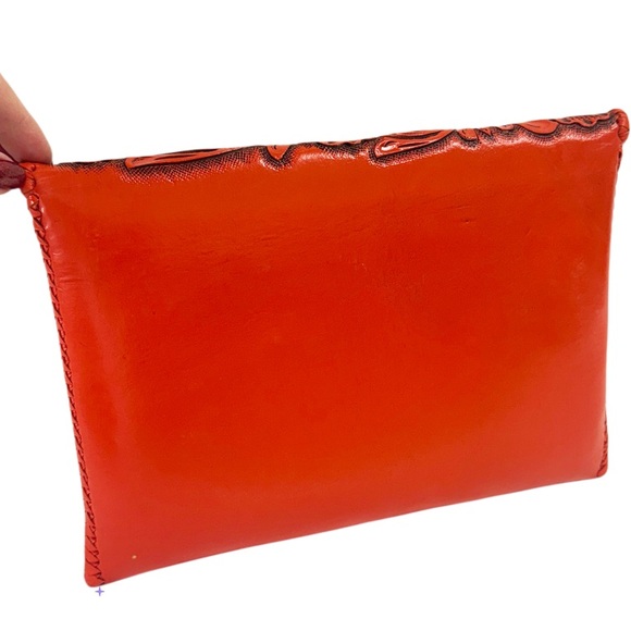 ORIGENE Coral hand-tooled by master craftsmen 100% Leather Clutch Bag - Picture 3 of 8